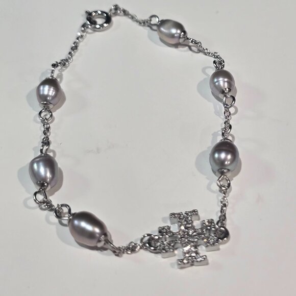 Tory Burch Silver Pearl w/Large Logo Dainty Bracelet NWOT ~ 7" - Picture 1 of 3